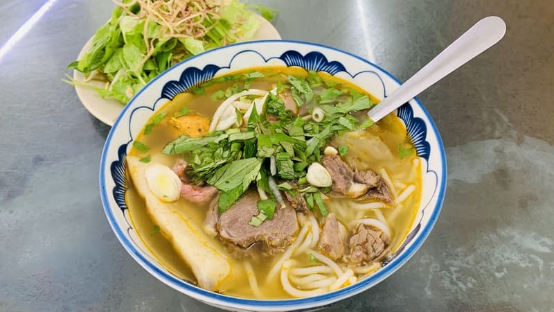 10 quán Bún bò Gò Vấp nức tiếng mà bạn nên thử qua 2