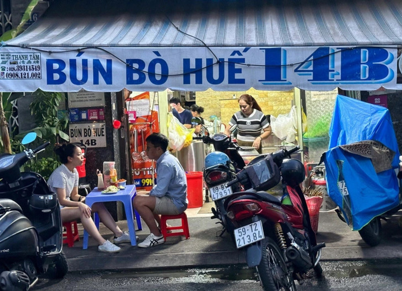 Review quán bún bò Huế duy nhất ở Sài Gòn được Michelin bình chọn 4