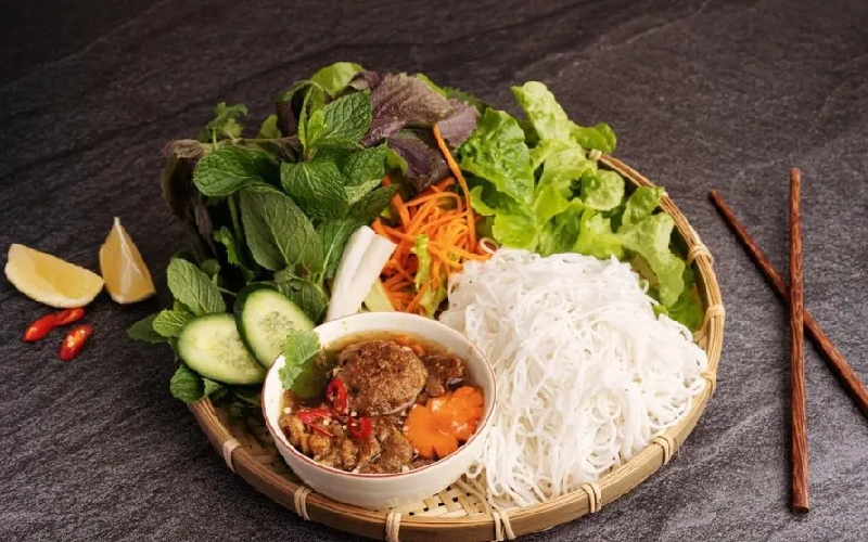 Lưu ngay top 16+ quán bún chả Hà Nội chuẩn vị tại Sài Gòn 9