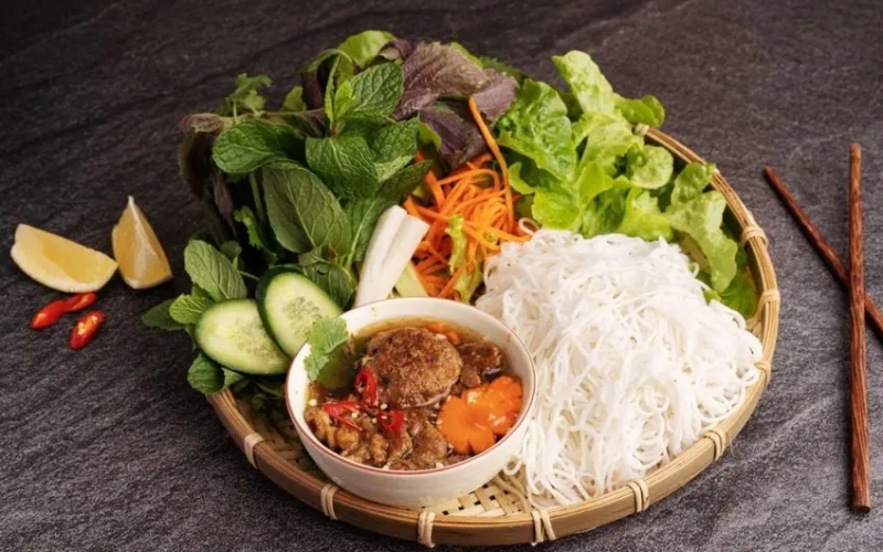 Mách bạn top 15 quán bún chả Hà Nội ngon trứ danh đất Hà Thành 4