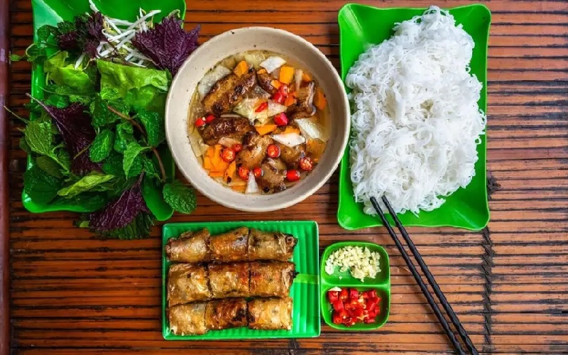 Top 10 quán bún chả phố cổ Hà Nội chuẩn vị xiêu lòng thực khách 9