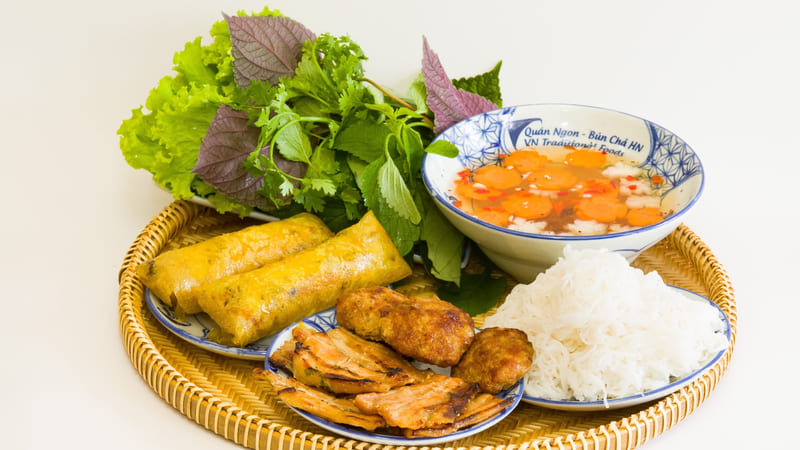 Top 10 quán bún chả quận 1 mang đậm dấu ấn ẩm thực thủ đô 10