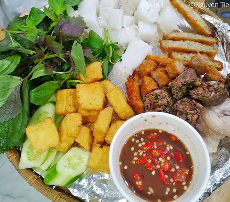 Bật mí top 10 quán bún đậu mắm tôm quận 7 ngon nức tiếng 4