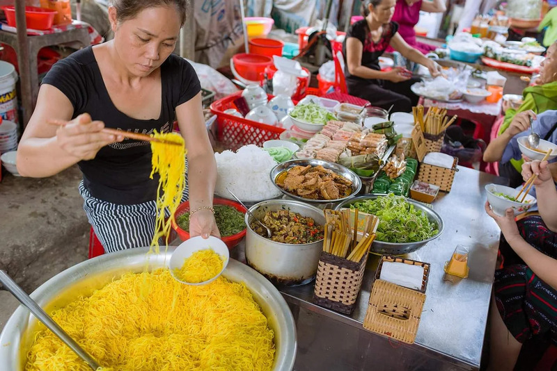 Ai ra xứ Huế thì ghé ngay các quán Bún hến ngon nổi tiếng một phương 8