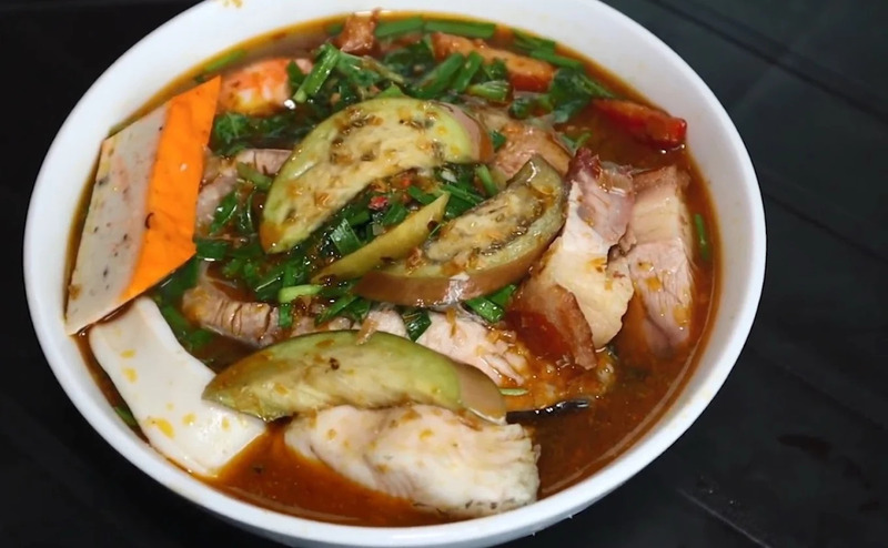 Thưởng thức bún mắm miền Tây linh hồn ẩm thực sông nước 11