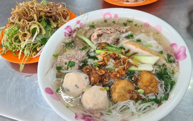 Top 10 quán bún mọc ở Sài Gòn giữ nguyên hương vị truyền thống 2
