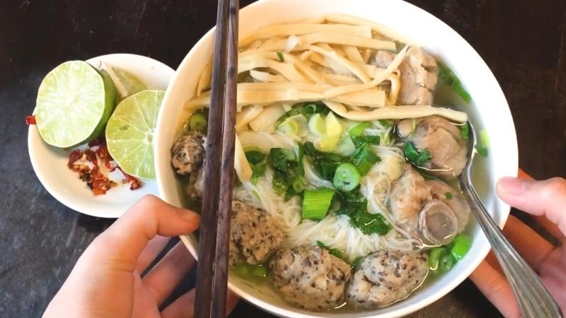 Top 10 quán bún mọc ở Sài Gòn giữ nguyên hương vị truyền thống 6