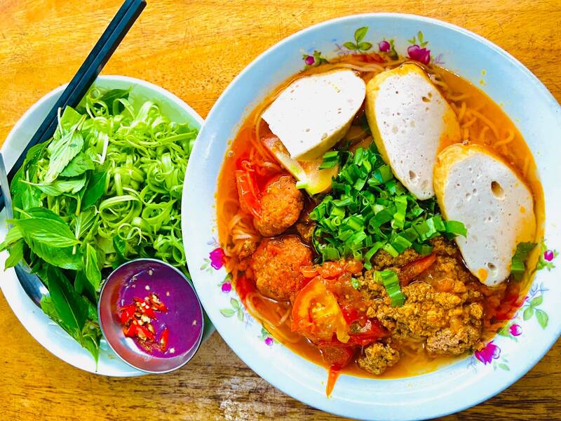 Điểm danh những quán bún ốc Sài Gòn ăn là ghiền 4