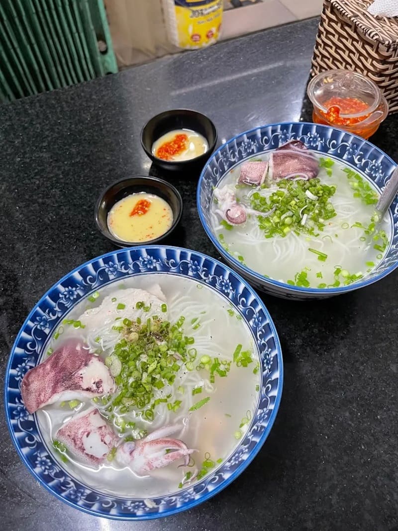 Bún quậy Đà Nẵng: Trải nghiệm đậm vị biển giữa lòng phố 9
