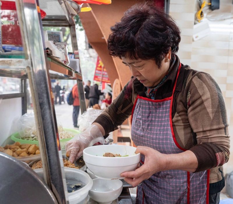 Bún Riêu Huyền Thu: Huyền thoại bún riêu 40 năm tuổi có gì? 3