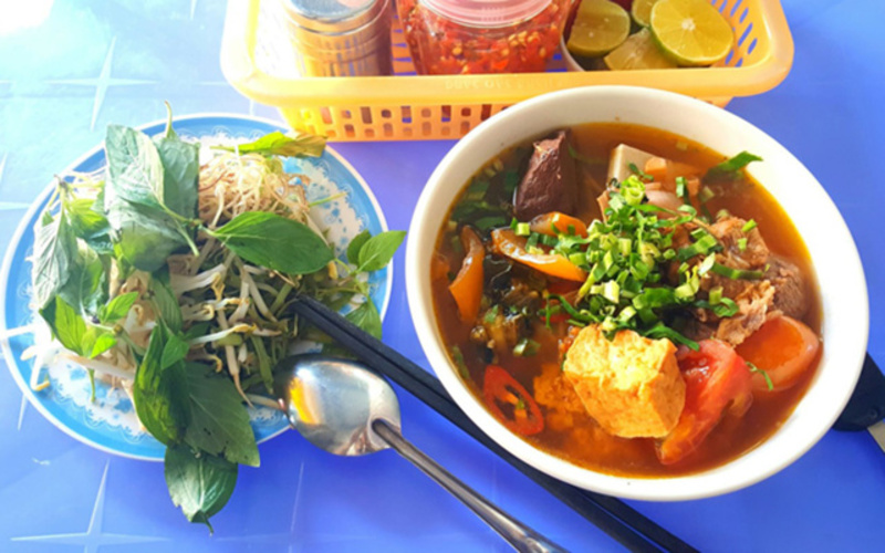 Top 11 quán bún riêu quận 4 đậm đà hương vị chiều lòng thực khách 6