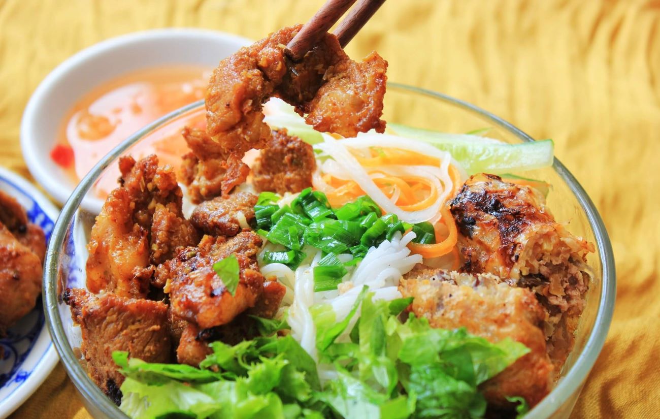Bún thịt nướng Phương, hương vị ẩm thực của phố núi