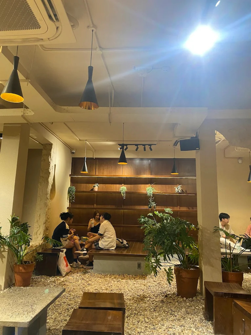 Top 9 quán cà phê Phan Xích Long đẹp, chill, đồ uống ngon 3