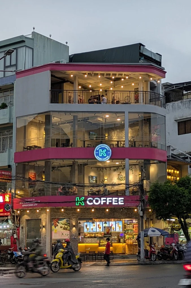 Top 9 quán cà phê Phan Xích Long đẹp, chill, đồ uống ngon 4