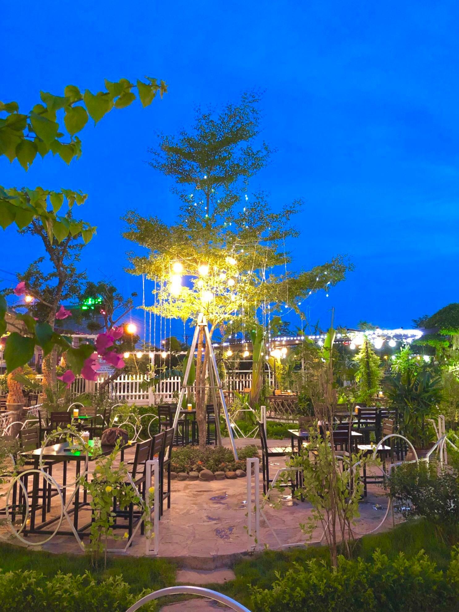 Anh Khoa Garden - Beer&Coffee lọt TOP10 quán cafe sân vườn đẹp nhất Ninh Bình 2