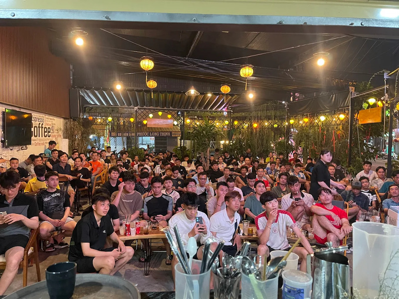 11 quán cà phê bóng đá với không gian sôi động tại Sài Gòn 4