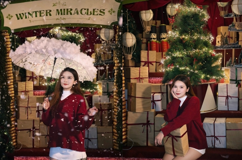 Check-in 20 quán cafe trang trí Noel Sài Gòn đẹp xiêu lòng 14