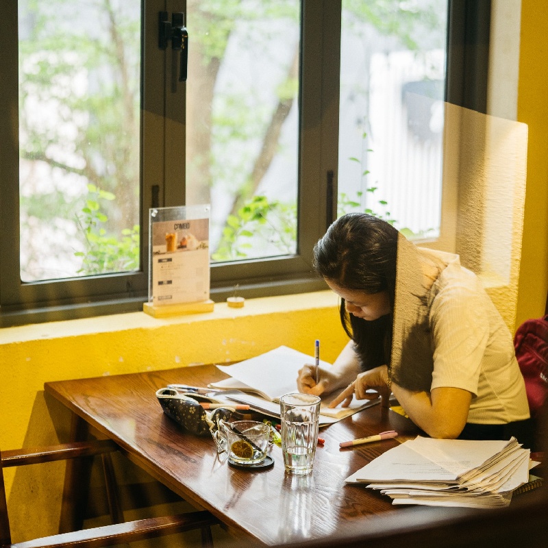 Những quán cafe sách yên tĩnh tại Sài Gòn giúp bạn thả hồn với con chữ 27