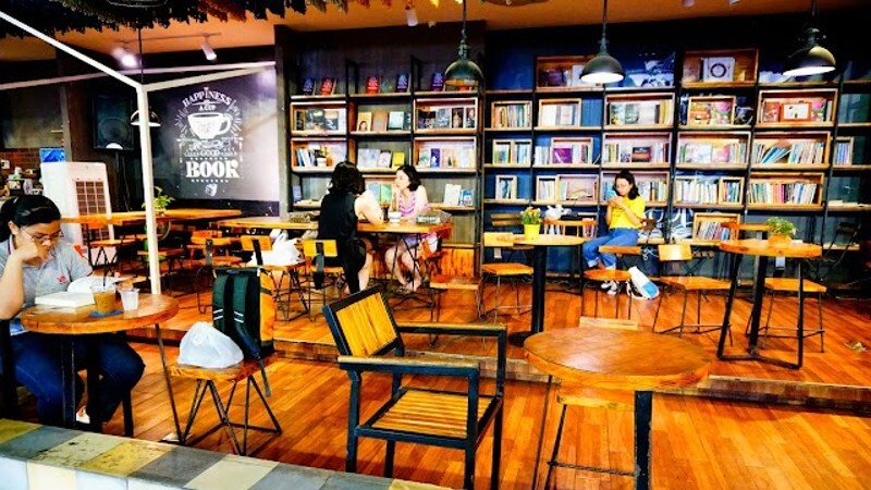 Những quán cafe sách tại Sài Gòn giúp bạn thả hồn với con chữ 8