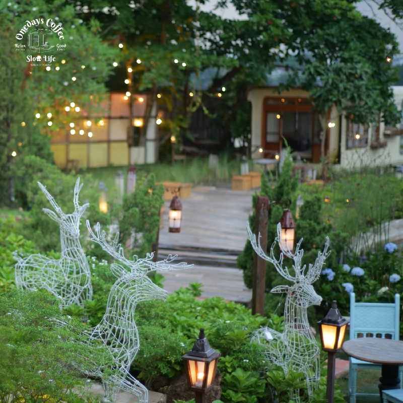 Top 15+ quán cafe sân vườn đẹp, thoáng mát ở TP.HCM 11