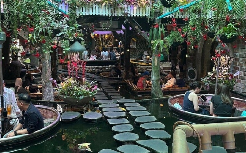 Top 15+ quán cafe sân vườn đẹp, thoáng mát ở TP.HCM 7