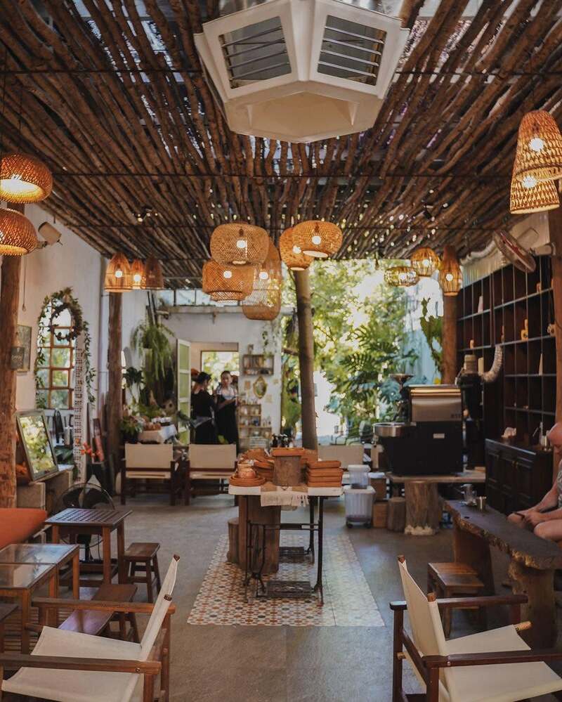 Cam Coffee n More Hội An, góc sân vườn ấm áp để “trốn” giữa phố cổ 10