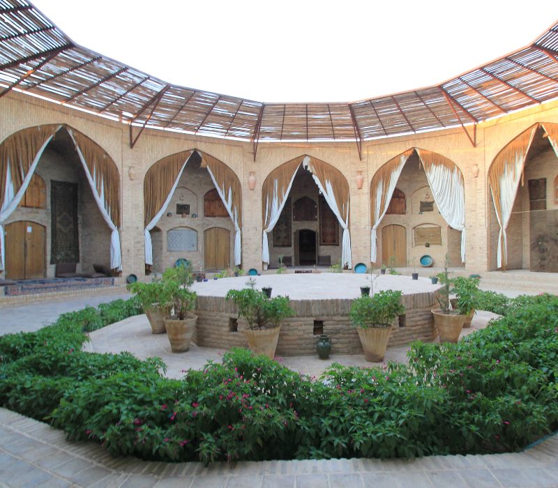 Caravanserai: Từ ‘trạm dừng chân huyền thoại’ đến trải nghiệm ngủ đêm sa mạc 12