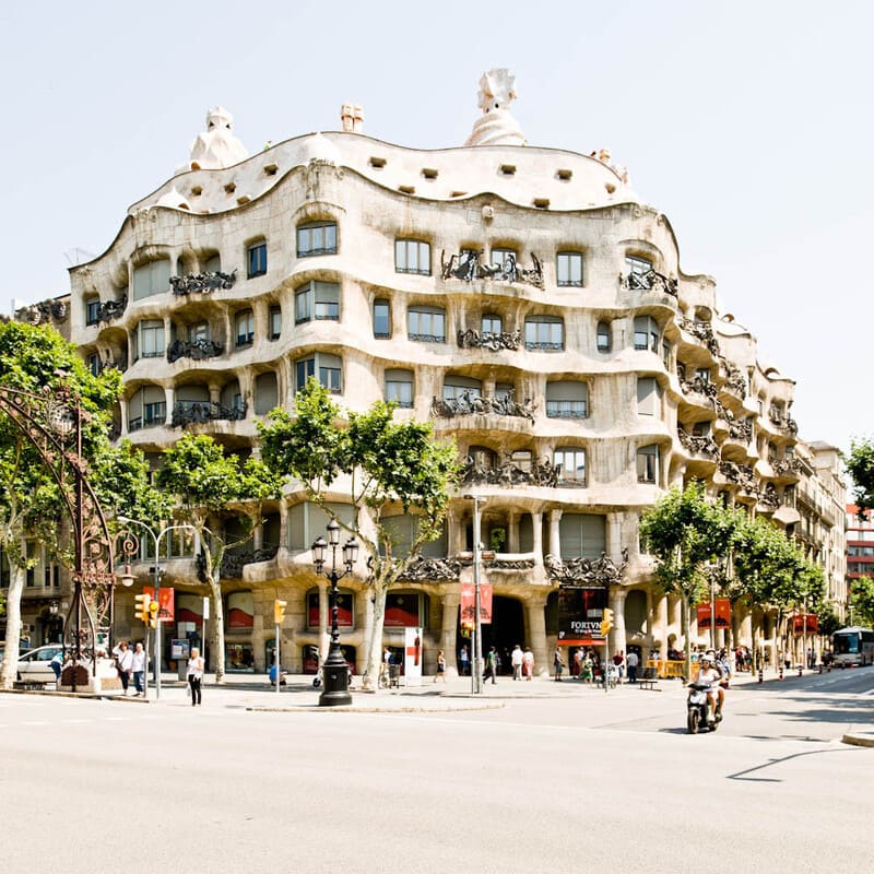 Casa Mila: Tòa nhà độc lạ hay kiệt tác kiến trúc đi trước thời đại? 2