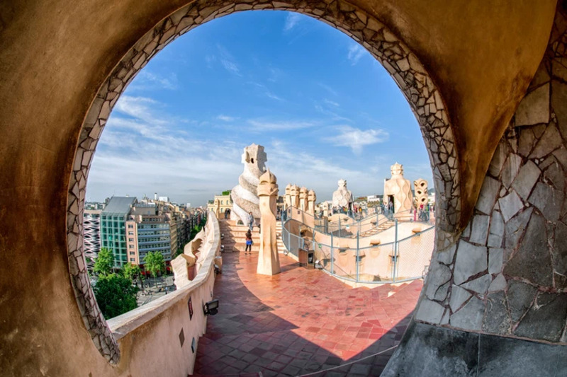 Casa Mila: Tòa nhà độc lạ hay kiệt tác kiến trúc đi trước thời đại? 11