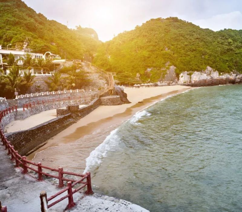 Cát Cò 3: Bãi biển hoang sơ, yên tĩnh và đẹp nhất đảo Cát Bà