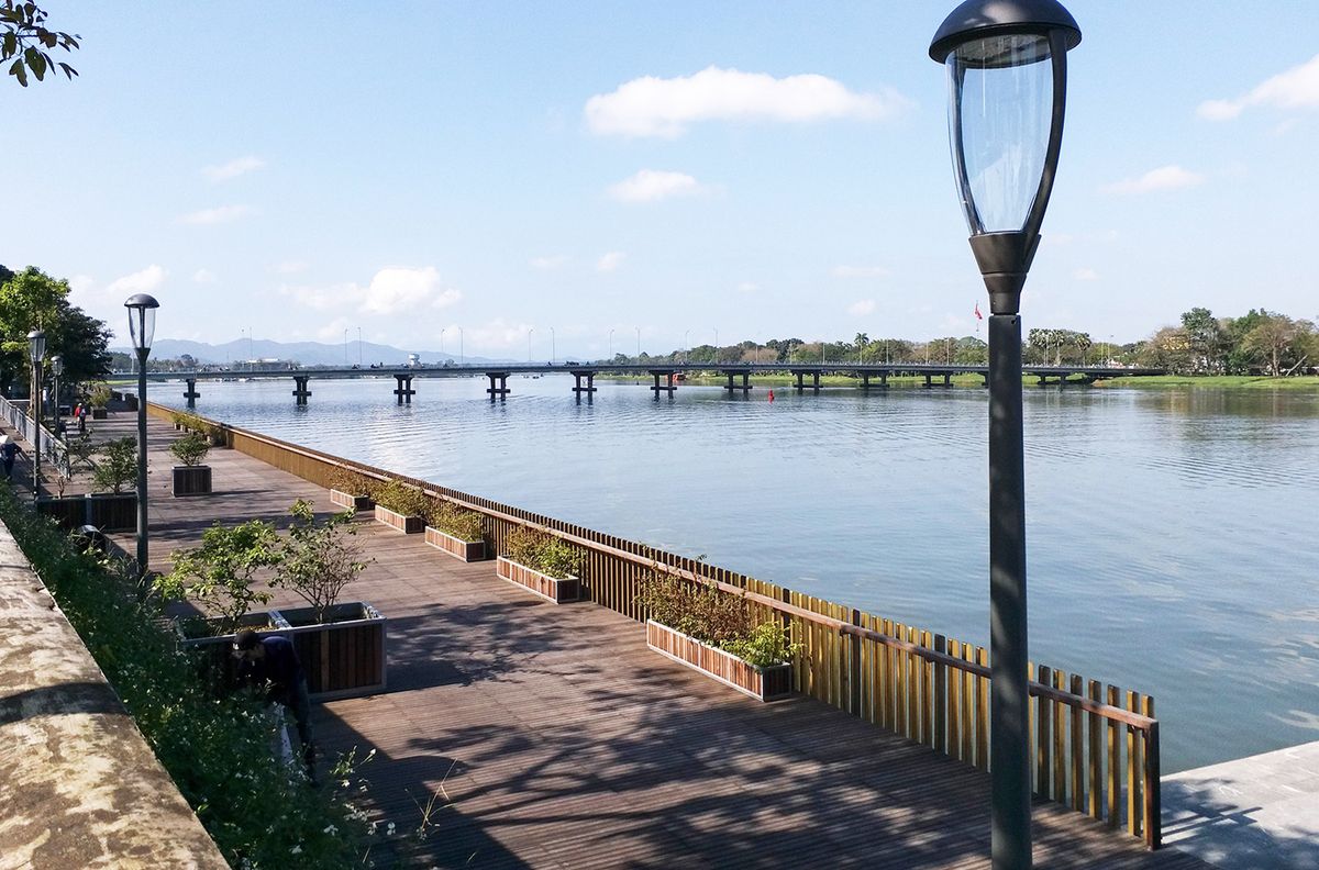 Cầu đi bộ Huế - Điểm check-in “vừa sang vừa xịn” bên bờ sông Hương 6