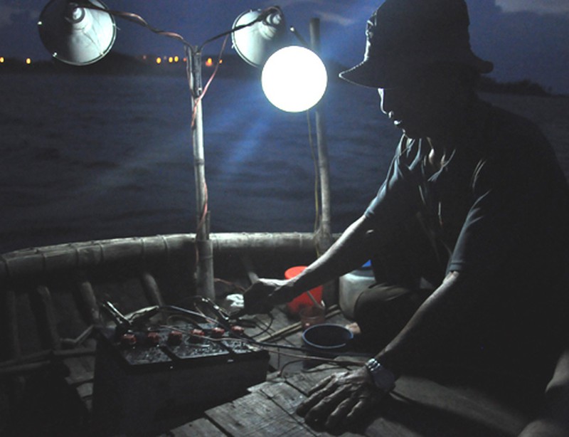 Câu mực đêm – Trải nghiệm nhất định phải thử ở đảo Ngọc Phú Quốc 9
