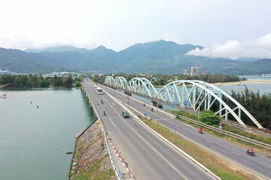 Cầu Nam Ô Đà Nẵng, nơi nối liền những chuyến tàu Bắc Nam 4