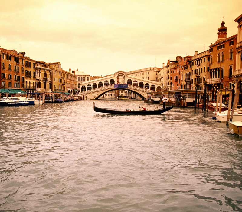 Cầu Rialto: Biểu tượng kiến trúc vượt thời gian của Venice 4