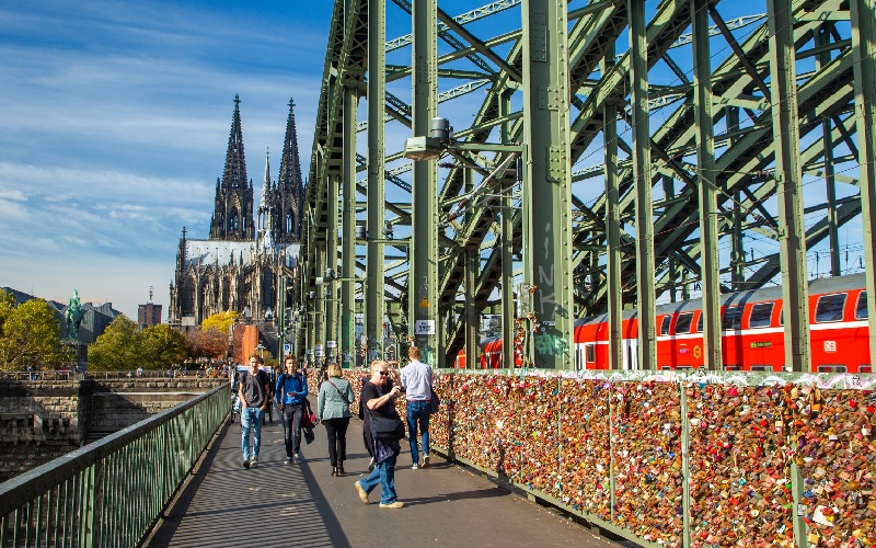 Top 14 cây cầu tình yêu đẹp nhất trên thế giới 2