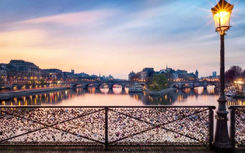 Top 14 cây cầu tình yêu đẹp nhất trên thế giới 5