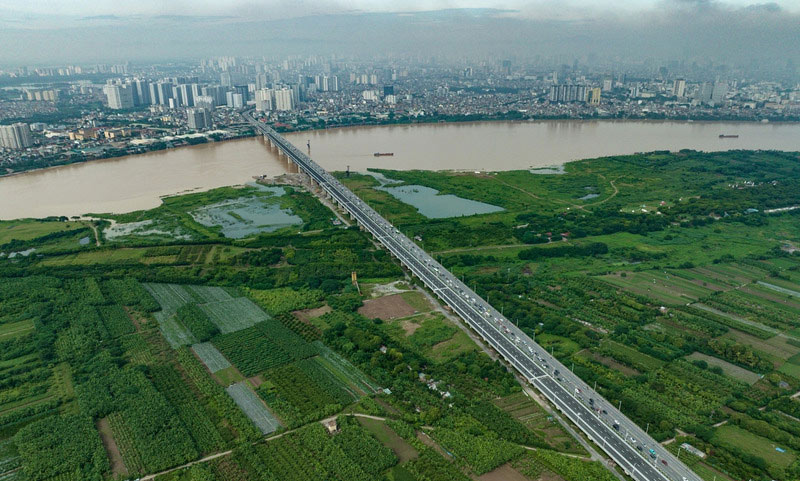 Khám phá vẻ đẹp rực rỡ về đêm của cầu Vĩnh Tuy 4