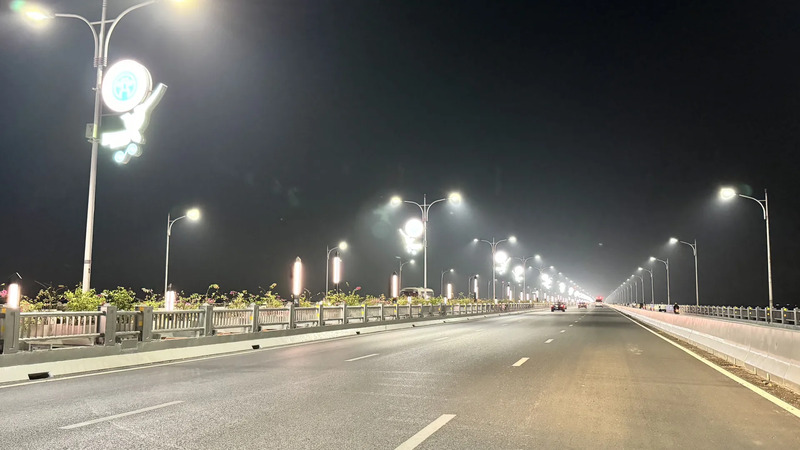 Khám phá vẻ đẹp rực rỡ về đêm của cầu Vĩnh Tuy 7