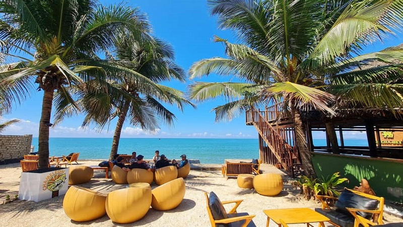 Không gian Chameleon Beach Bar bình yên bên bờ biển Phan Thiết 6