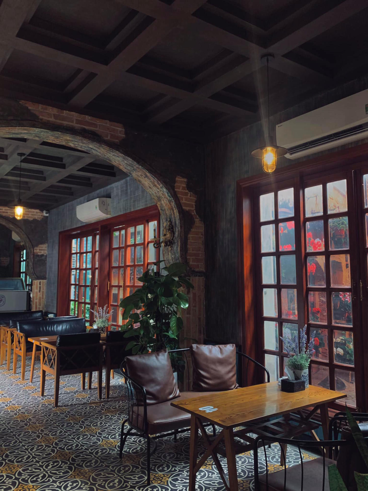 Chẳng lo hết nơi sống ảo với Top 10 quán cafe Hải Phòng view đẹp 3