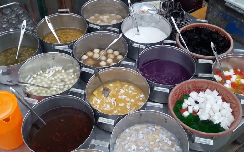 Lâu lâu mới đi Huế một lần, ngại gì không thử món chè bột lọc heo quay độc đáo 12