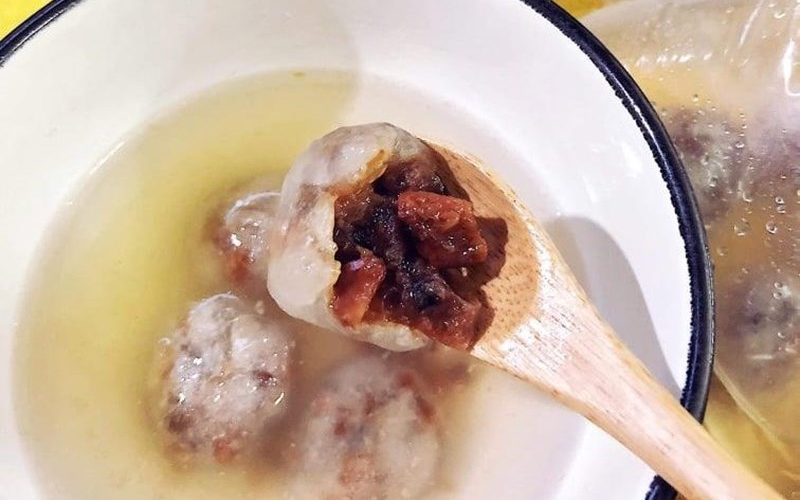 Lâu lâu mới đi Huế một lần, ngại gì không thử món chè bột lọc heo quay độc đáo 13