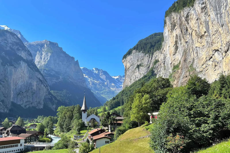 Check in làng Lauterbrunnen Thụy Sĩ thơ mộng, đẹp đắm say 10