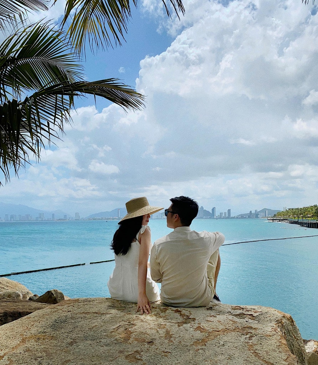 Check-in Nha Trang tựa thiên đường Maldives trong bộ ảnh tình bể bình của cặp đôi 9X 3