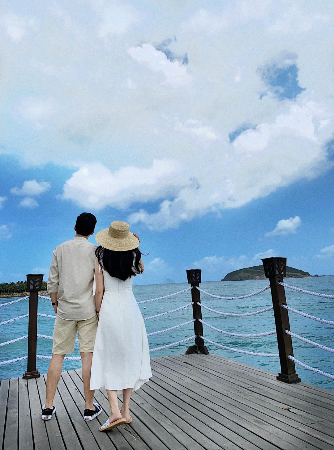 Check-in Nha Trang tựa thiên đường Maldives trong bộ ảnh tình bể bình của cặp đôi 9X 15