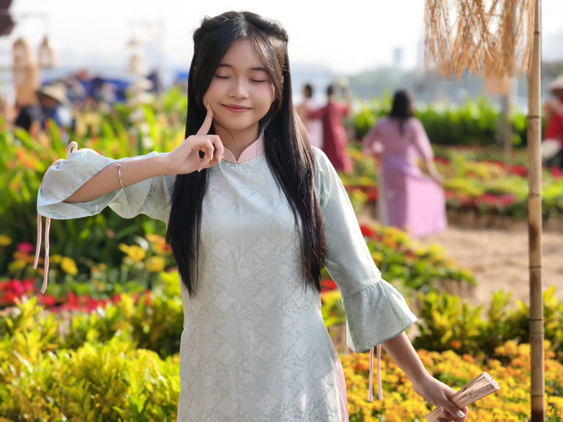 Check-in vườn hoa xuân ga Ba Son rực rỡ đầu năm tại TP.HCM 4