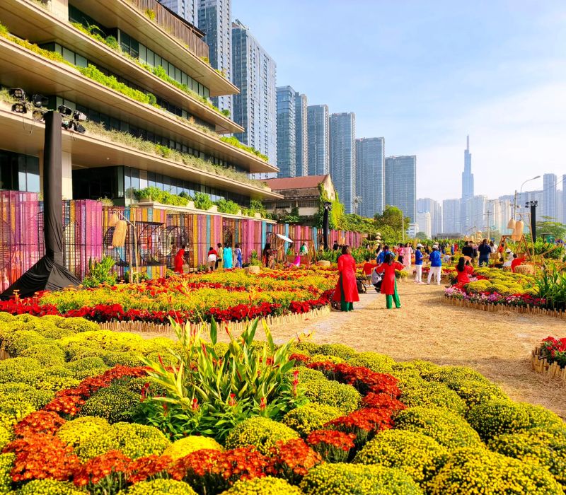 Check-in vườn hoa xuân ga Ba Son rực rỡ đầu năm tại TP.HCM