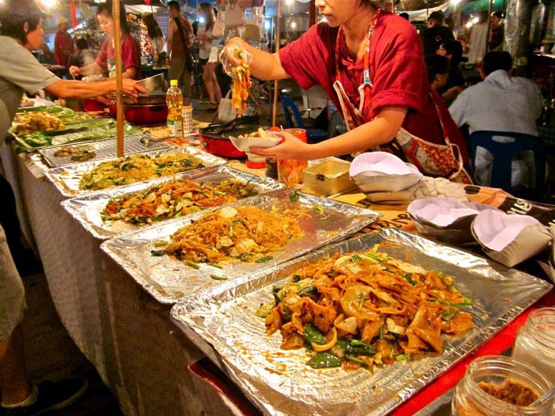 Cẩm nang khám phá chợ đêm Chiang Mai Night Bazaar siêu hot 7