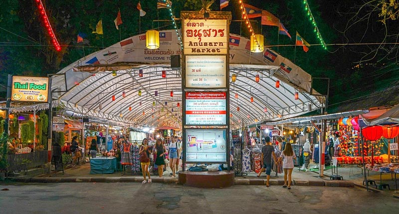 Cẩm nang khám phá chợ đêm Chiang Mai Night Bazaar siêu hot 2