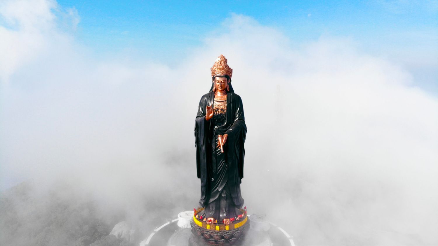 Chiêm ngưỡng Tượng Phật Bà Tây Bổ Đà Sơn Núi Bà Đen cao nhất châu Á